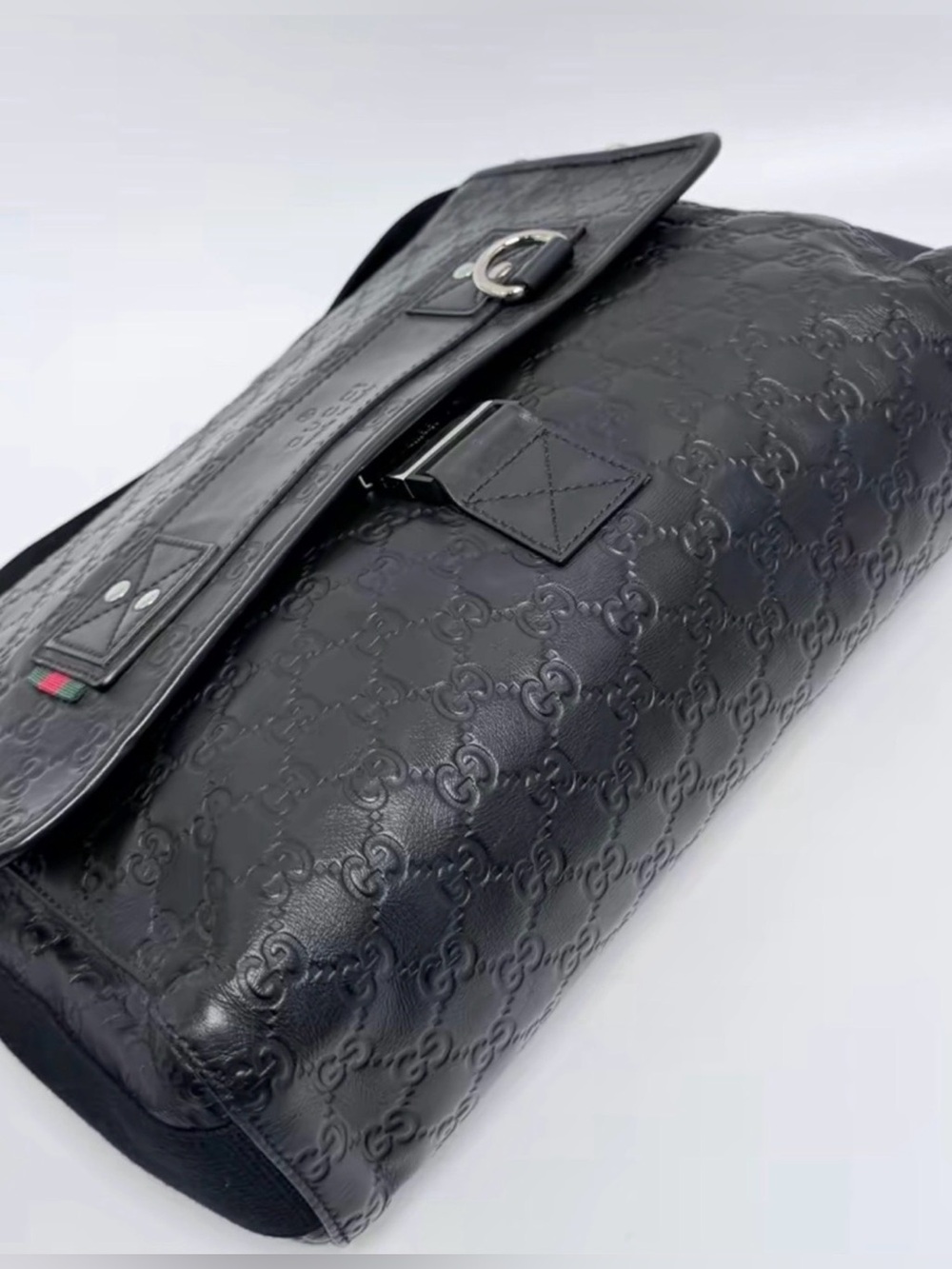 Gucci Black Messenger Bag with Gucci Wallet and Gucci Box!! - Picture 13 of 14